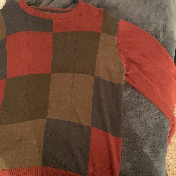 Sweater used a couple times but in good condition - Picture 2 of 2